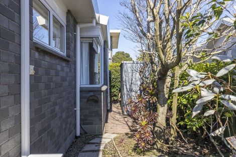 Photo of property in 2/13 Chatswood Grove, Fitzroy, New Plymouth, 4312