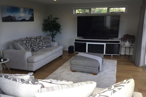 Photo of property in 33r Oceana Drive, Welcome Bay, Tauranga, 3175