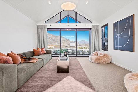 Photo of property in 10 Kahiwi Drive, Lower Shotover, 9304
