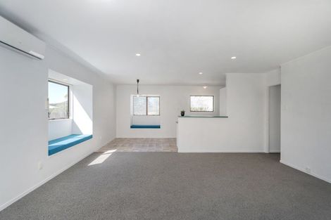 Photo of property in 15 Kawakawa Road, Whitianga, 3510