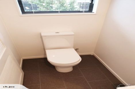 Photo of property in 3 Cassandra Grove, Totara Vale, Auckland, 0629