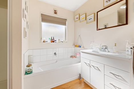 Photo of property in 18 O'neills Road, Swanson, Auckland, 0612