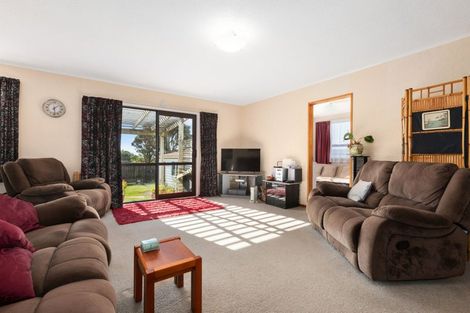Photo of property in 124 Pikarere Street, Titahi Bay, Porirua, 5022