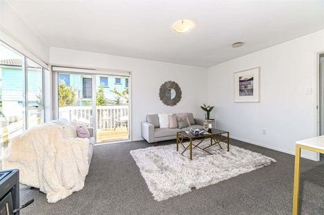 Photo of property in 380 East Coast Road, Sunnynook, Auckland, 0630