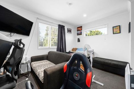 Photo of property in 33 Sandleigh Road, Hamilton Lake, Hamilton, 3204