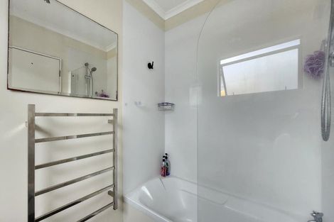 Photo of property in 49f1 Park Road, Miramar, Wellington, 6022