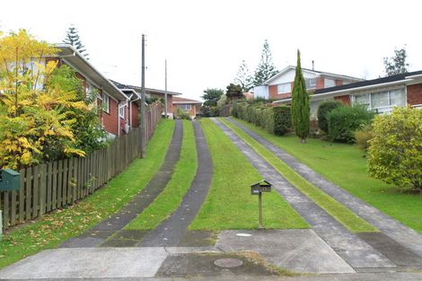 Photo of property in 19 Liston Crescent, Cockle Bay, Auckland, 2014