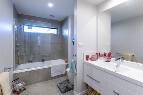 Photo of property in 1 Fairfield Road, Levin, 5510