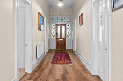 Photo of property in 8 Aikmans Road, Merivale, Christchurch, 8014
