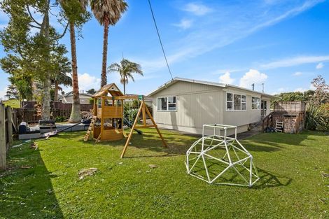 Photo of property in 83 Sunnyvale Road, Massey, Auckland, 0614