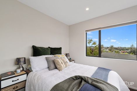 Photo of property in 168 Luckens Road, West Harbour, Auckland, 0618