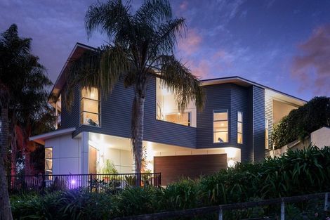 Photo of property in 30 Lowther Place, Taradale, Napier, 4112