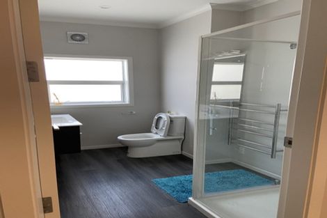 Photo of property in 124 Amesbury Drive, Churton Park, Wellington, 6037