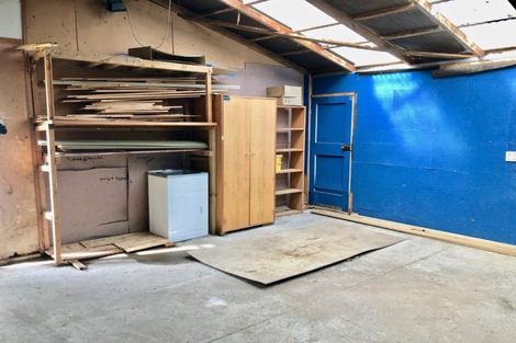 Photo of property in 18 Newington Road, Henderson, Auckland, 0612