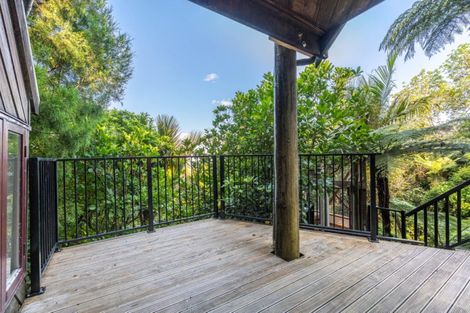 Photo of property in 40 Otitori Bay Road, Titirangi, Auckland, 0604