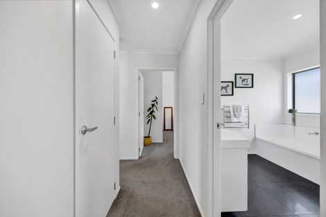 Photo of property in 31 Jules Crescent, Bell Block, New Plymouth, 4312