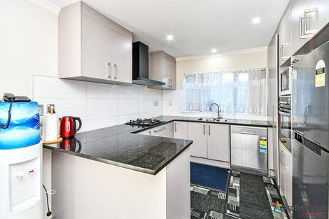 Photo of property in 5d Clendon Place, Manurewa, Auckland, 2102