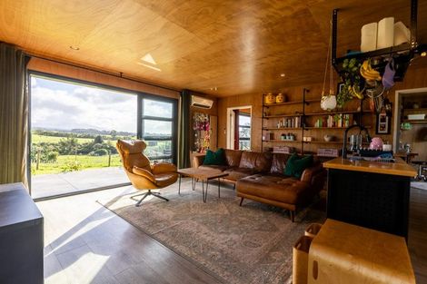 Photo of property in 237 Croydon Road, Midhirst, Stratford, 4394