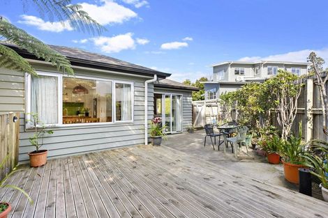 Photo of property in 40h Konini Road, Titirangi, Auckland, 0604