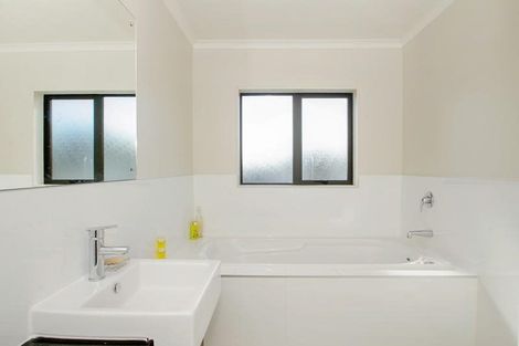 Photo of property in 3 Galora Close, Flat Bush, Auckland, 2019