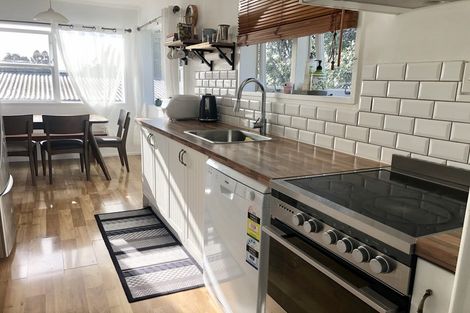 Photo of property in 1/15 Paramu Avenue, Birkdale, Auckland, 0626