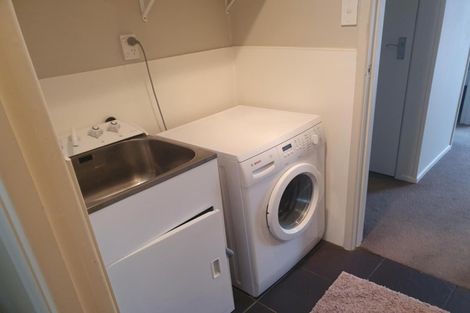Photo of property in 39 Mangorei Road, Strandon, New Plymouth, 4312