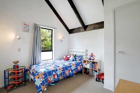 Photo of property in 2/5 Eugen Place, Bayview, Auckland, 0629