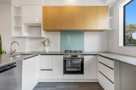Photo of property in 43c Fitzherbert Avenue, West Harbour, Auckland, 0618