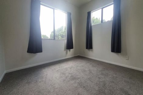 Photo of property in 2/18 Eulogy Place, Randwick Park, Auckland, 2105