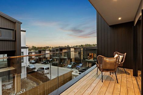 Photo of property in 24 Milenio Crescent, Windsor Park, Auckland, 0632