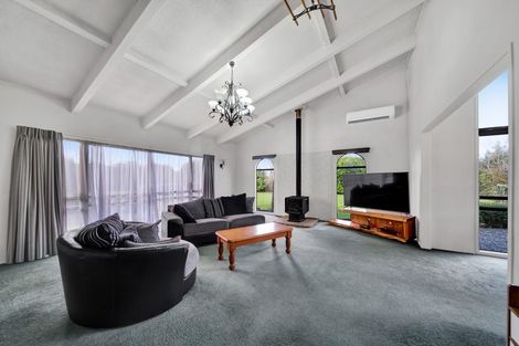 Photo of property in 301 Waihi Road, Hawera, 4673