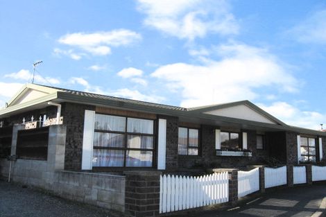 Photo of property in 3 Matthews Place, Taradale, Napier, 4112