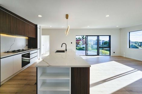 Photo of property in 2 Embling Place, Eastern Beach, Auckland, 2012