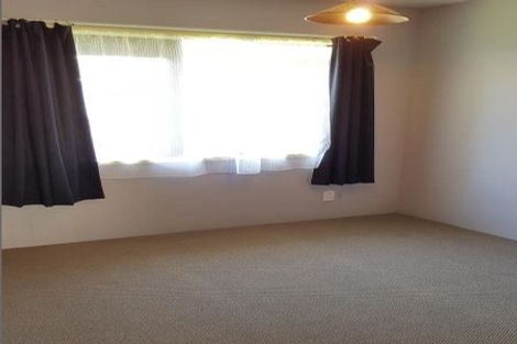 Photo of property in 20 Ocean View Road, Northcote, Auckland, 0627