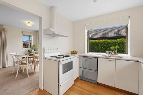 Photo of property in 2/23 Gamblins Road, Saint Martins, Christchurch, 8022