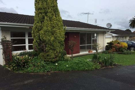 Photo of property in 2/66 Great South Road, Papakura, 2110