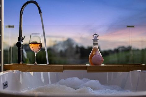 Photo of property in 418 Kaipikari Road, Urenui, 4375