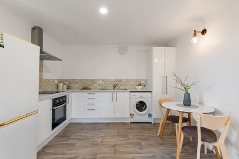 Photo of property in 16 Doris Gordon Crescent, Crofton Downs, Wellington, 6035