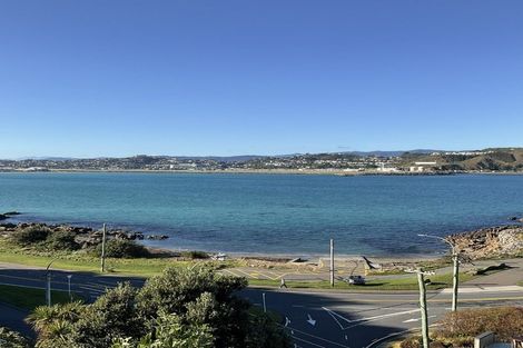 Photo of property in 8 Hungerford Road, Lyall Bay, Wellington, 6022