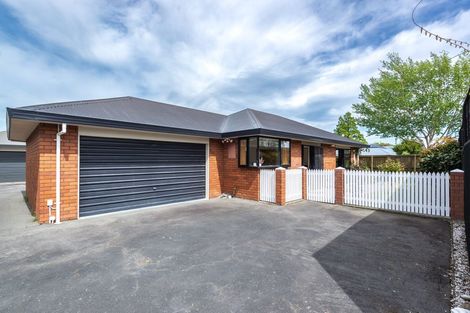 Photo of property in 33 Englefield Road, Belfast, Christchurch, 8051