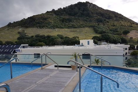 Photo of property in 2/6 Marine Parade, Mount Maunganui, 3116