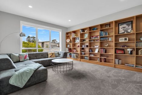 Photo of property in 14 Aporo Drive, Kumeu, 0810