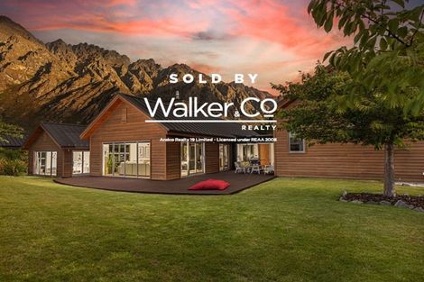 Photo of property in 12 Pendeen Crescent, Jacks Point, Queenstown, 9371