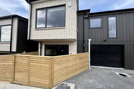 Photo of property in 98c Royal Road, Massey, Auckland, 0614