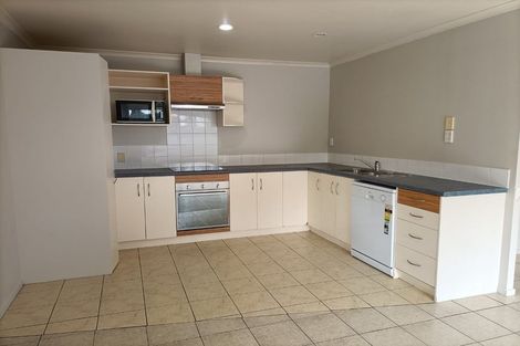 Photo of property in 32 Kayes Road, Pukekohe, 2120