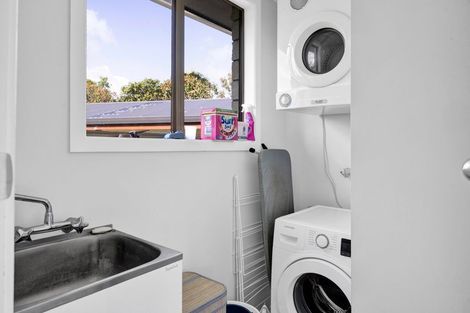 Photo of property in 6 Kamahi Avenue, Hawera, 4610