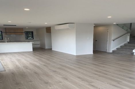 Photo of property in 9a Edwards Avenue, Henderson, Auckland, 0610