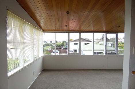 Photo of property in 20 Bridge Avenue, Te Atatu South, Auckland, 0610