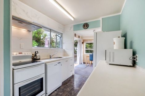 Photo of property in 15 Robbies Road, Shelly Park, Auckland, 2014