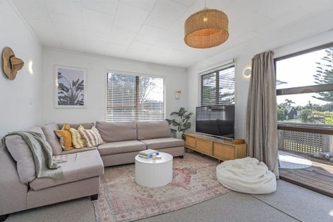 Photo of property in 48 Pauanui Beach Road, Pauanui, Hikuai, 3579